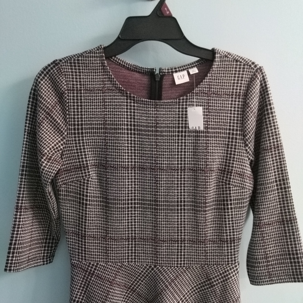 NWT GAP Black and White And Burgundy Plaid Dress Size XS